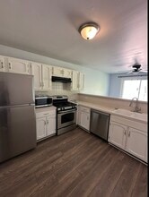 2061 Windward Ln in Hanover Park, IL - Building Photo - Building Photo