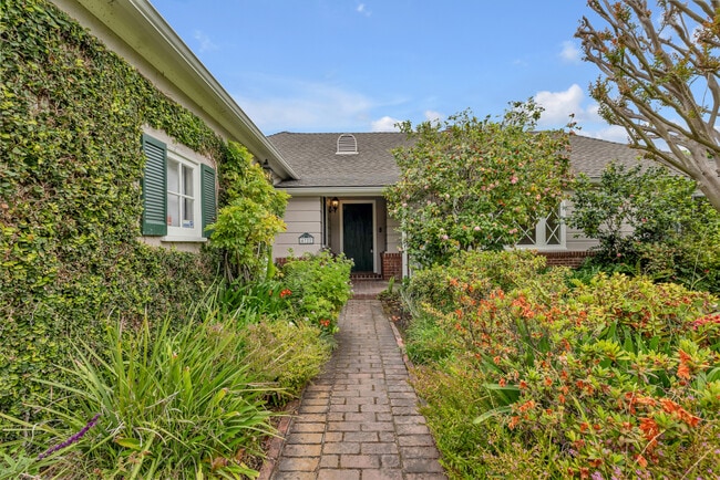 property at 4722 Forman Ave