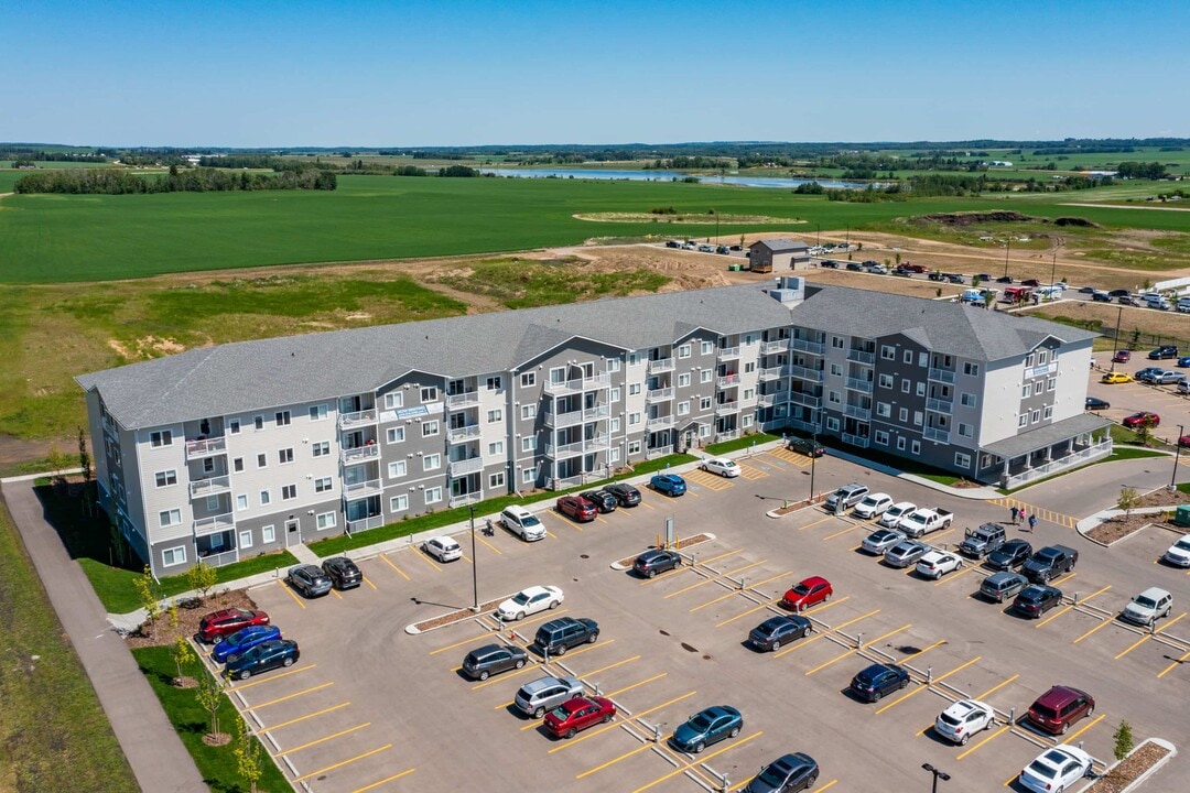 Trilogy West in Lacombe, AB - Building Photo