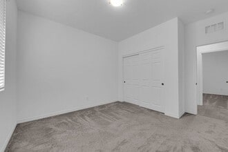 987 Crystal Grotto Ave in North Las Vegas, NV - Building Photo - Building Photo