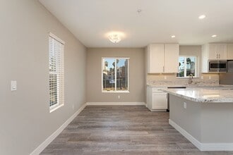 519 N Tremont St in Oceanside, CA - Building Photo - Building Photo
