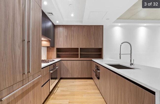 253 E 7th St in New York, NY - Building Photo - Building Photo