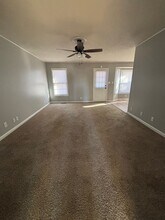 185 Kings Deer Dr in Clarksville, TN - Foto de edificio - Building Photo