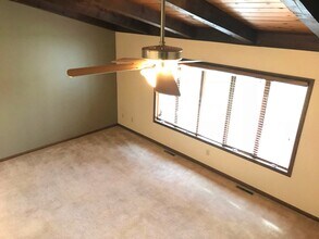 408 Holly Ln in Mankato, MN - Building Photo - Building Photo