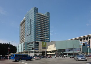 Solair in Los Angeles, CA - Building Photo - Building Photo