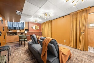 8441-8118 118 St NW in Edmonton, AB - Building Photo