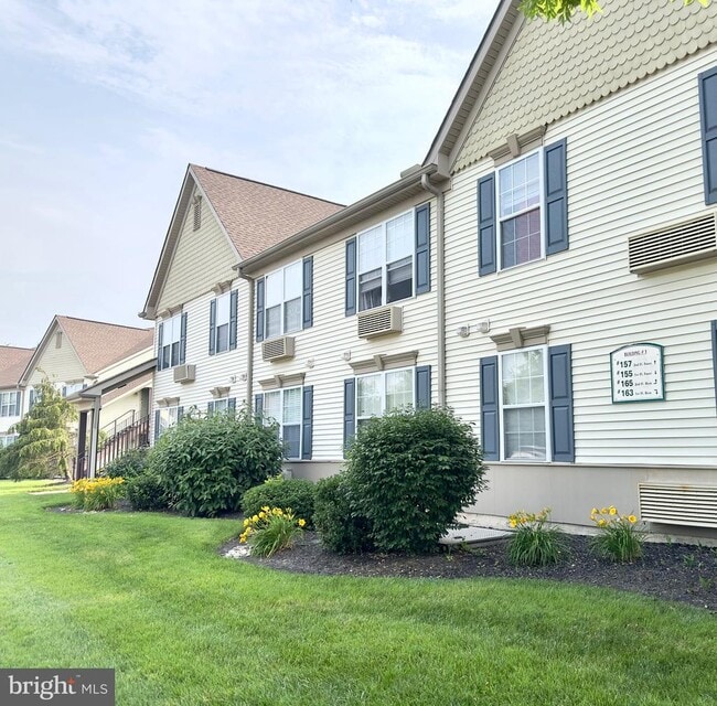 property at 139 Roosevelt Blvd