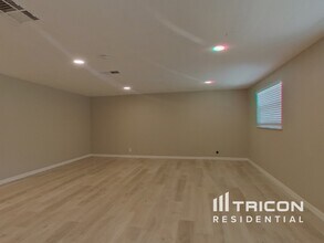 1124 Jadewood Ave in Clearwater, FL - Building Photo - Building Photo