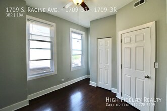 1709 S Racine Ave in Chicago, IL - Building Photo - Building Photo