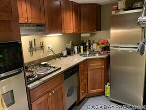 113 Beacon St, Unit 2R in Boston, MA - Foto de edificio - Building Photo