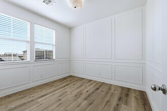 10260 Western Pine Ave in Las Vegas, NV - Building Photo - Building Photo