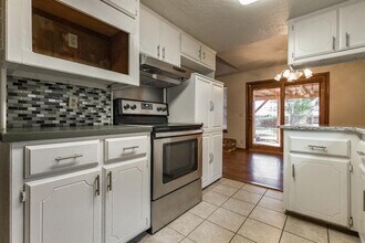 1251 Kingston Rd in Norman, OK - Building Photo - Building Photo