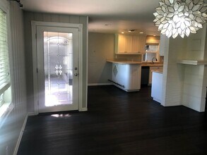 2275 Hideaway Ct in Eugene, OR - Building Photo - Building Photo