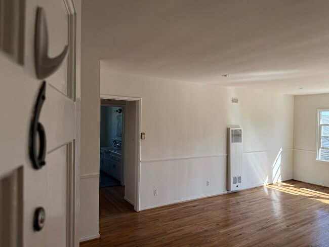 408 N Doheny Dr, Unit #6 in West Hollywood, CA - Building Photo - Building Photo