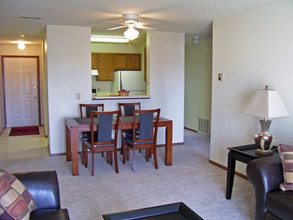 Vista Pointe Apartments in Rapid City, SD - Building Photo - Building Photo