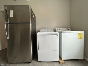 135 W Chrystal St in Dover, NJ - Building Photo - Building Photo