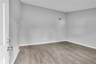 8883 Homewood Dr in Riverdale, GA - Building Photo - Building Photo