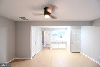 14470 Cool Oak Ln in Centreville, VA - Building Photo - Building Photo