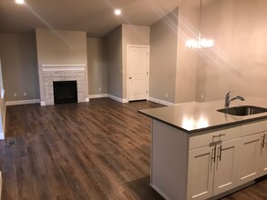 3393 W Antler Ave in Redmond, OR - Foto de edificio - Building Photo