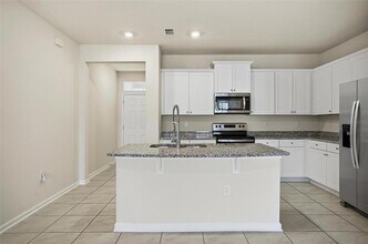 165 Redbud Rd in Palm Coast, FL - Foto de edificio - Building Photo