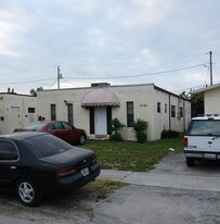1670-1680 Harding St in Hollywood, FL - Building Photo