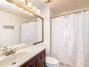 1109 Normandy Trace Rd, Unit 1109 in Tampa, FL - Building Photo - Building Photo