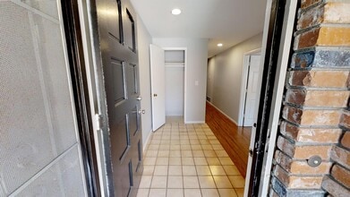 5473 Maisel Way in San Diego, CA - Building Photo - Building Photo