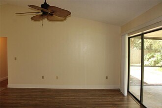 3703 75th Terrace E in Sarasota, FL - Building Photo - Building Photo