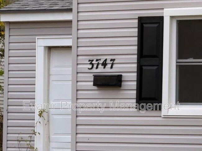 3747 Barbarosa Dr in Dayton, OH - Building Photo - Building Photo