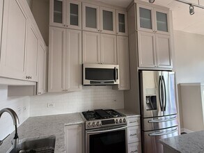 1301 W Madison St in Chicago, IL - Building Photo - Building Photo