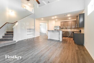 321 Lk Wy Cir in Anahuac, TX - Building Photo - Building Photo