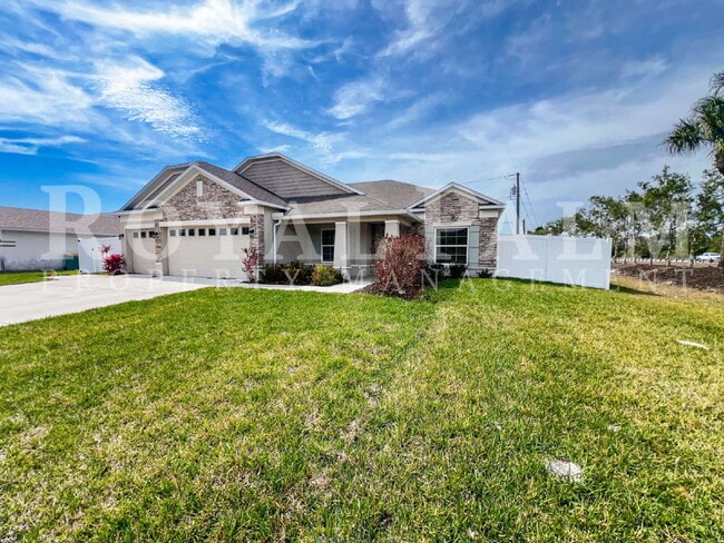 25 Orlando Blvd in Port Charlotte, FL - Building Photo - Building Photo