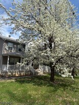 1709 County Rd 517 in Hackettstown, NJ - Building Photo