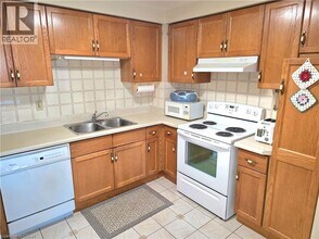 99 Donn Ave in Hamilton, ON - Building Photo - Building Photo