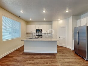 301 N Gibbons Ln in Saratoga Springs, UT - Building Photo - Building Photo