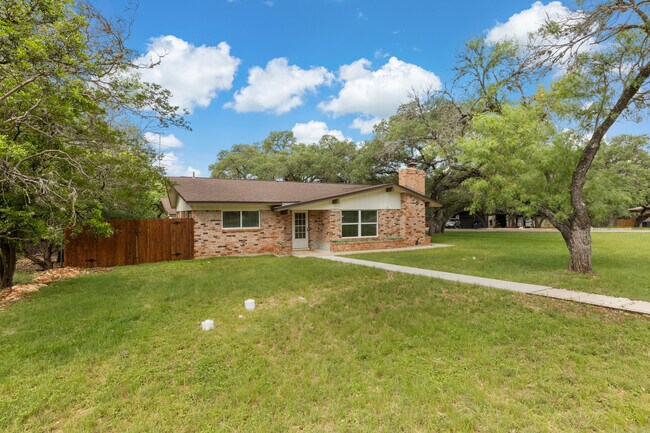 17215 Sugar Crest Dr in San Antonio, TX - Building Photo - Building Photo