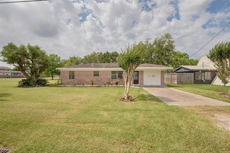2569 Cliff Dr in San Leon, TX - Building Photo - Building Photo