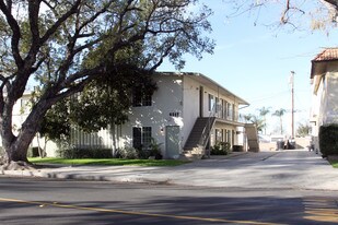Pickering Apartments in Whittier, CA - Building Photo