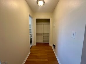 6 Hillside Ave in Nutley, NJ - Building Photo - Building Photo