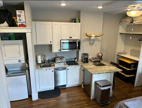 101 E Clay St-Unit -Apt C in Richmond, VA - Building Photo - Building Photo