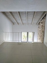 24 Calabria Ave-Unit -05 in Coral Gables, FL - Building Photo - Building Photo
