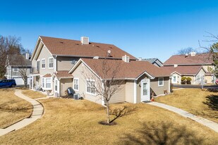 Cornell Lakes in Palatine, IL - Building Photo