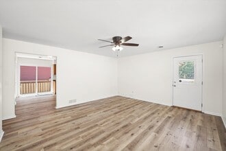 35763 N Wilson Rd in Ingleside, IL - Building Photo - Building Photo
