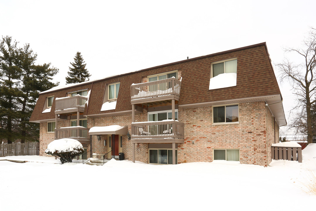 Kimberly Square Apartments in Lansing, MI - Foto de edificio