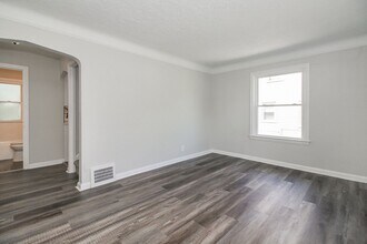 26470 Zeman Ave in Euclid, OH - Building Photo - Building Photo