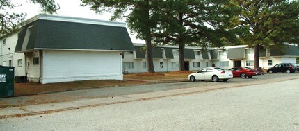 Garden View Apartments in Newport News, VA - Building Photo - Building Photo