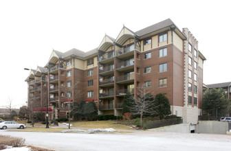 Clocktower Condominiums in Mount Prospect, IL - Building Photo - Building Photo