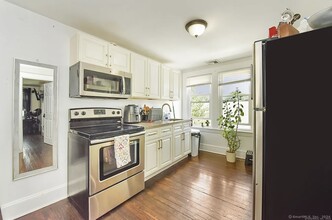 560 Garfield Ave in Bridgeport, CT - Foto de edificio - Building Photo