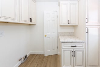 15853 Romar St in Los Angeles, CA - Building Photo - Building Photo