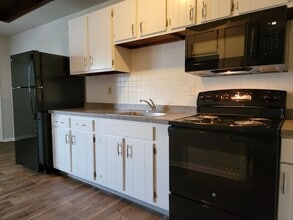 2112 Stone Mill Rd, Unit 14 in Lancaster, PA - Foto de edificio - Building Photo
